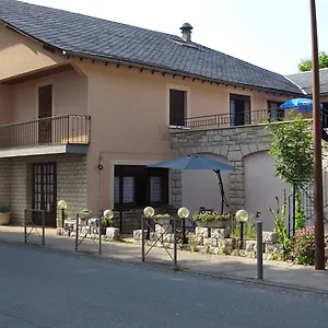 Au Pont De La Gineze Frühstückspension