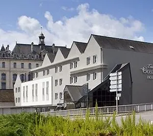 Escale Oceania Centre Vannes