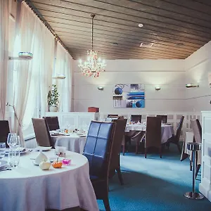 3* Hotel Logis Le Bourbon
